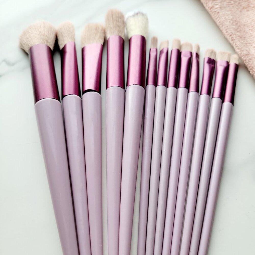 13pc Travel Makeup Brush Set - Minimalist Design with Portable Storage Bag - Picture 4 of 9